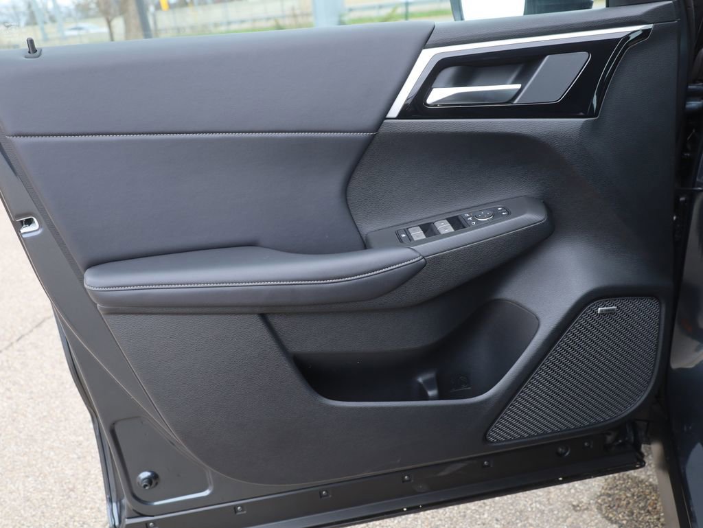 New 2025 Mitsubishi Outlander SE image 35