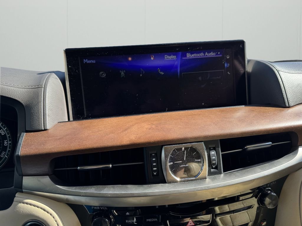 Used 2020 Lexus LX 570 4WD w/ Luxury Package image 13