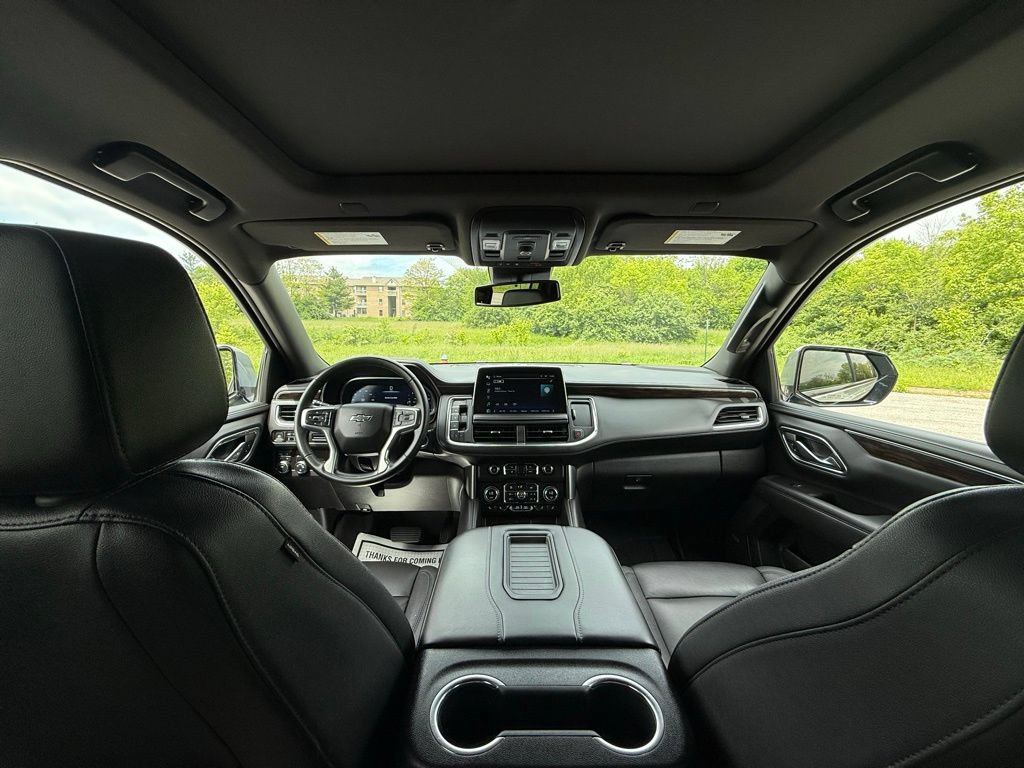 Used 2023 Chevrolet Suburban Z71 AWD/4WD image 2