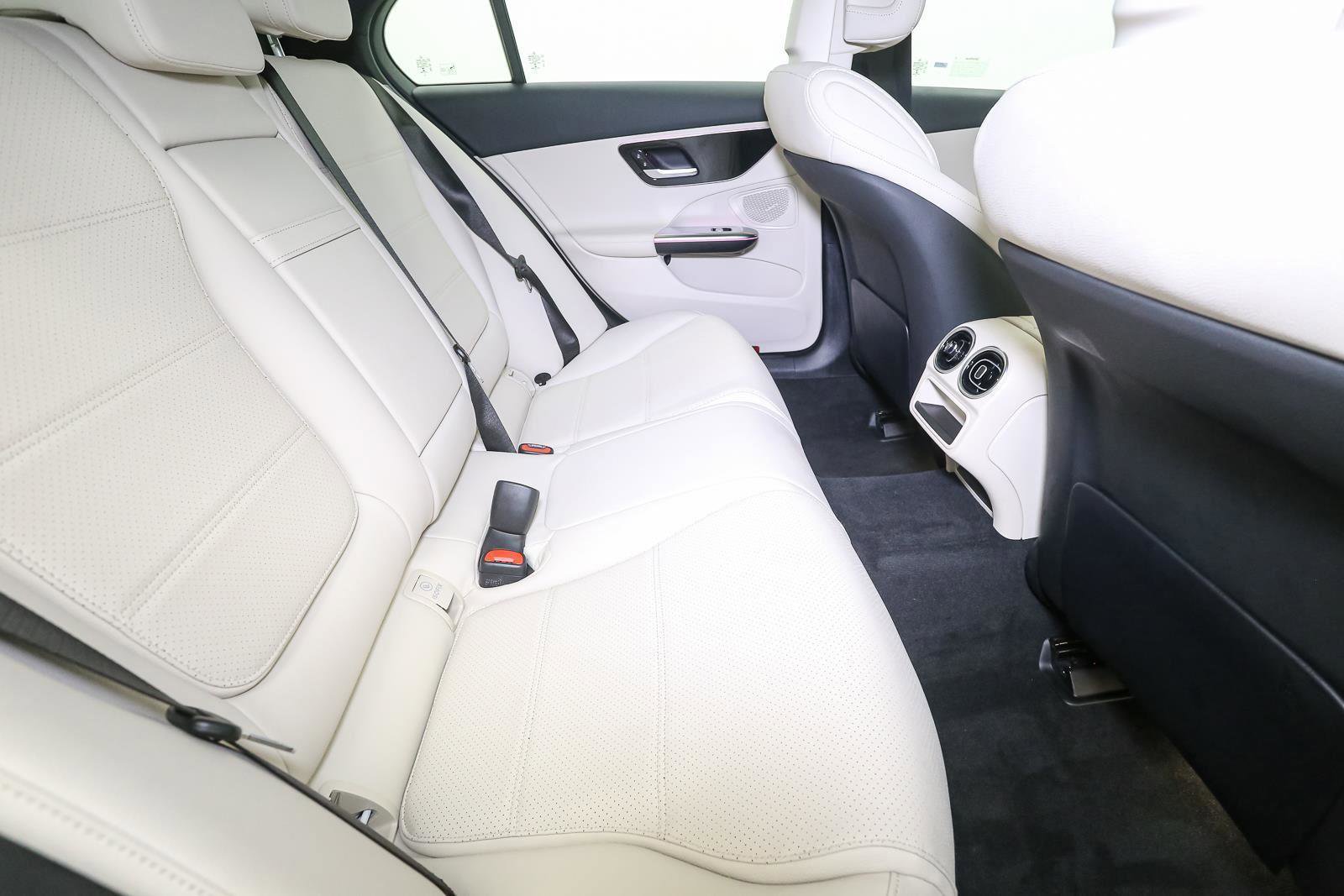 Used 2023 Mercedes-Benz C 300 4MATIC Sedan image 23