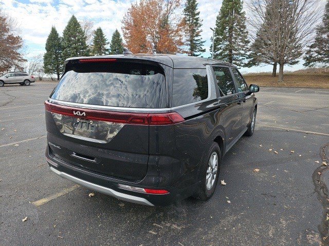 Used 2022 Kia Carnival LX image 6