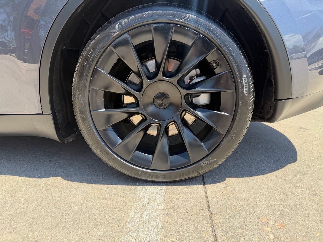 Used 2023 Tesla Model Y Long Range AWD/4WD image 45