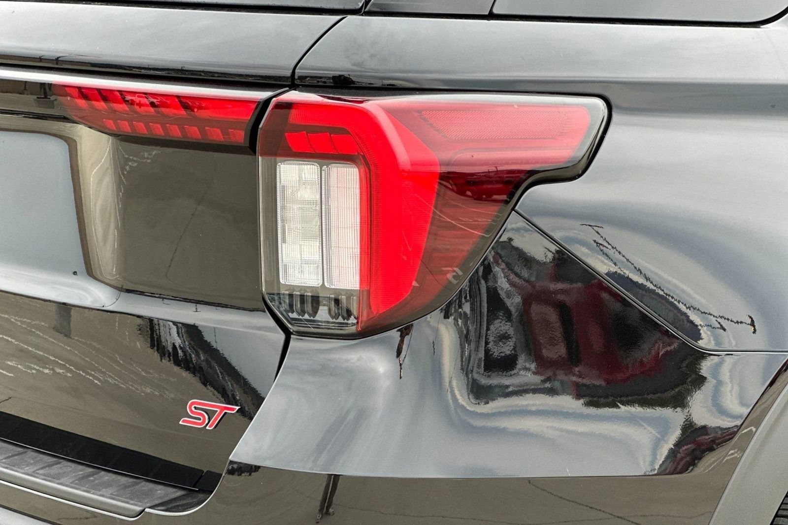 New 2025 Ford Explorer ST-Line w/ Premium Package RWD image 42
