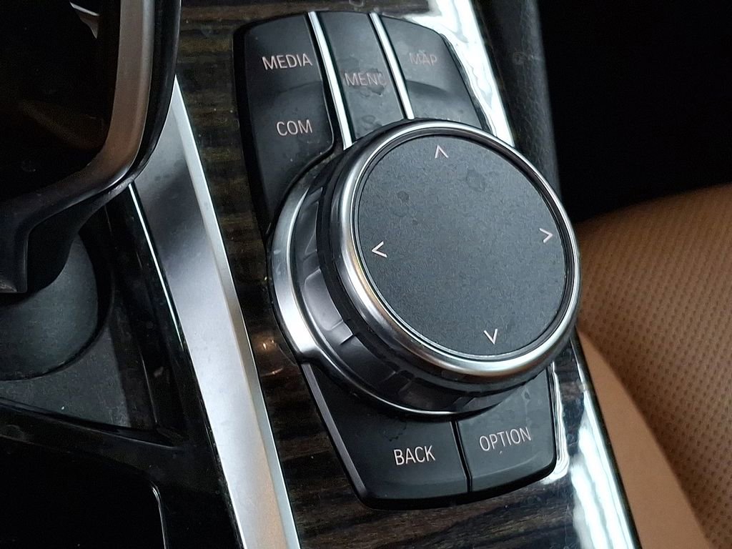 Certified 2023 BMW 530i xDrive w/ Premium Package image 19