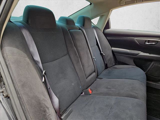 Used 2015 Nissan Altima 2.5 SV FWD image 17