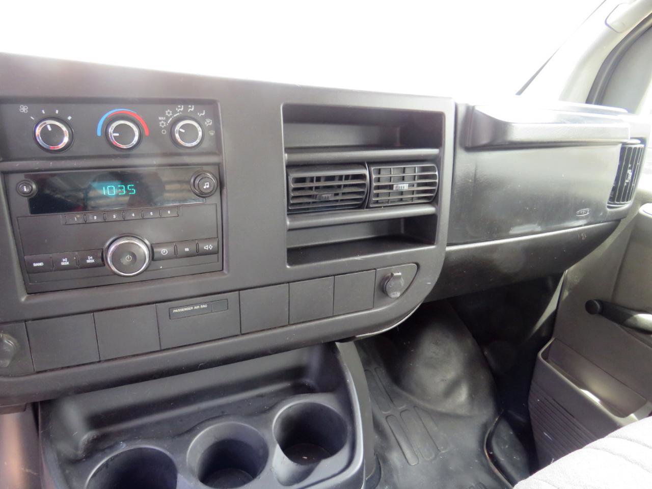 Used 2008 Chevrolet Express 1500 image 11