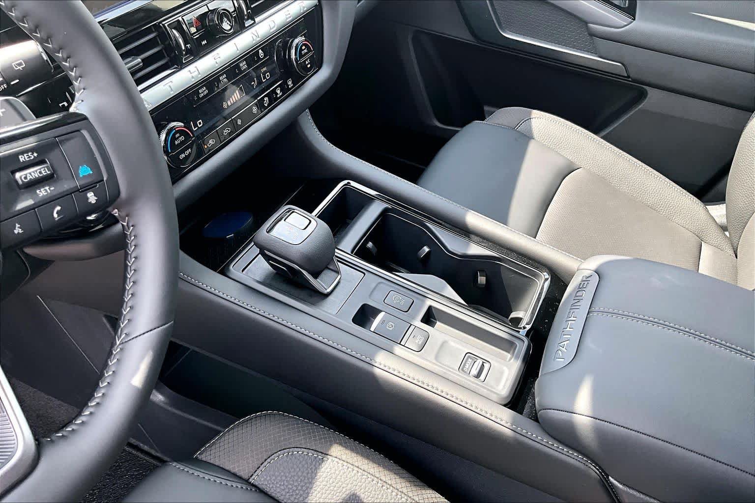 New 2026 Nissan Pathfinder SL FWD image 7