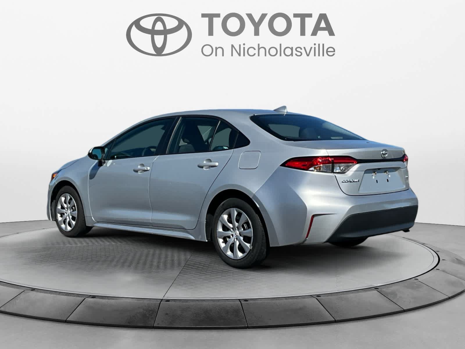 Used 2024 Toyota Corolla LE FWD image 3