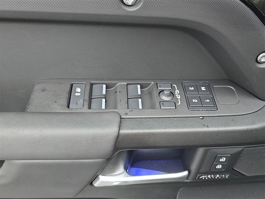 New 2026 Land Rover Defender 110 V8 image 30