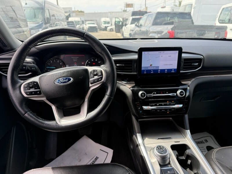 Used 2023 Ford Explorer Limited image 20