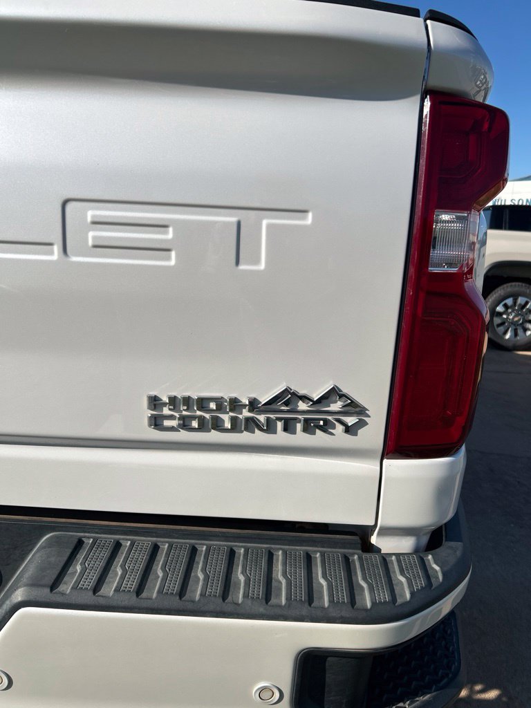 Used 2020 Chevrolet Silverado 2500 High Country w/ Technology Package AWD/4WD image 5