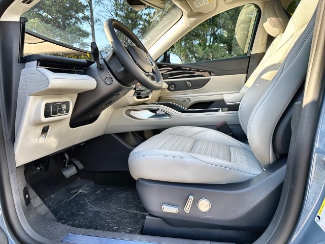 New 2026 Lincoln Nautilus Reserve AWD/4WD image 12