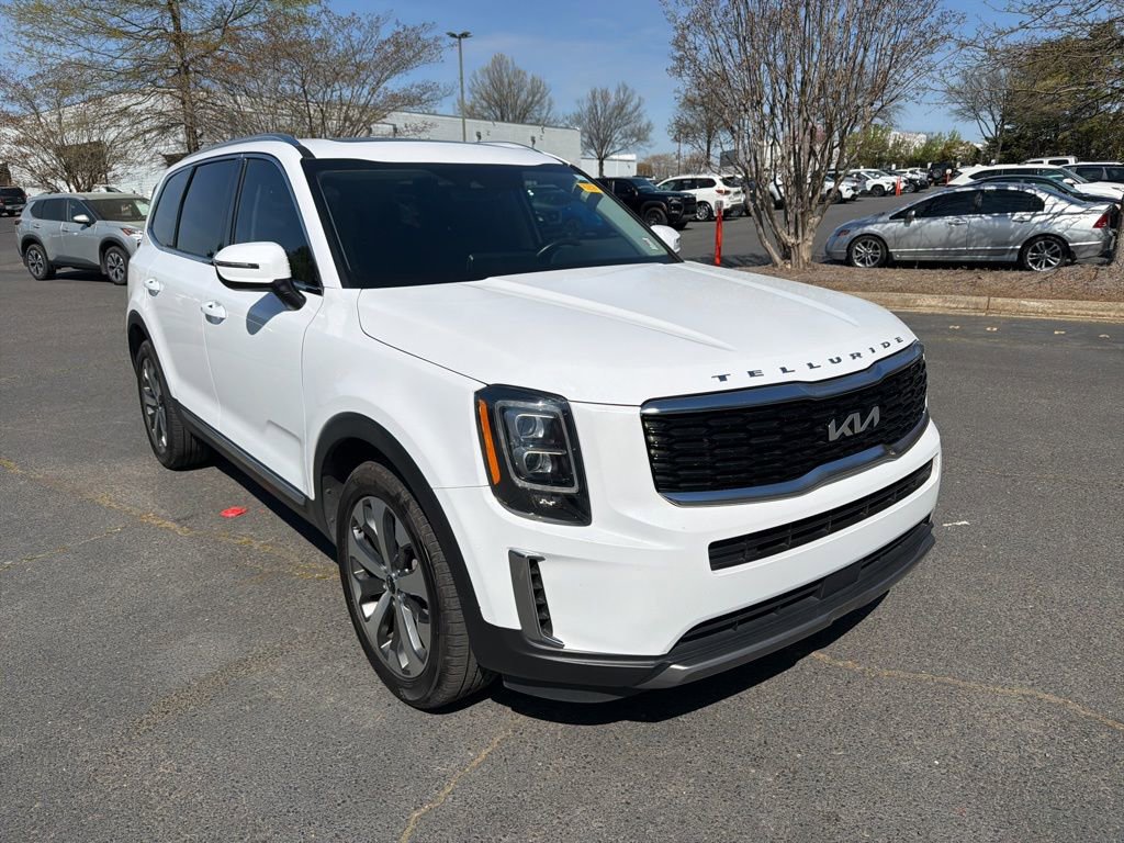 Used 2022 Kia Telluride EX w/ EX Premium Package image 3