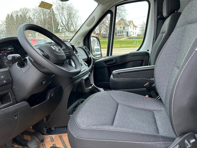 New 2024 RAM ProMaster 2500 w/ Convenience Group image 8