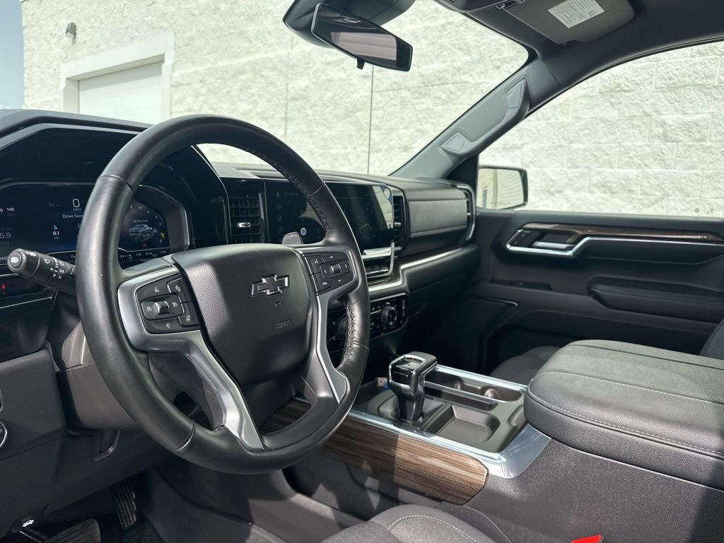 Used 2023 Chevrolet Silverado 1500 RST w/ Z71 Off-Road Package AWD/4WD image 12