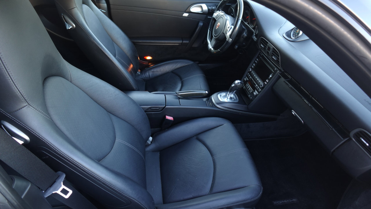 Used 2010 Porsche 911 Carrera image 9