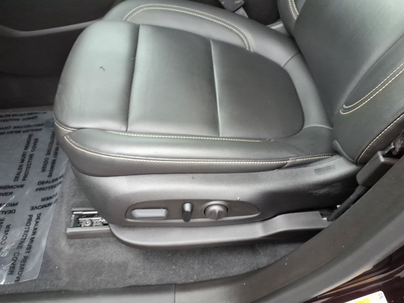 Used 2023 Chevrolet Traverse LT w/ LT Premium Package AWD/4WD image 16