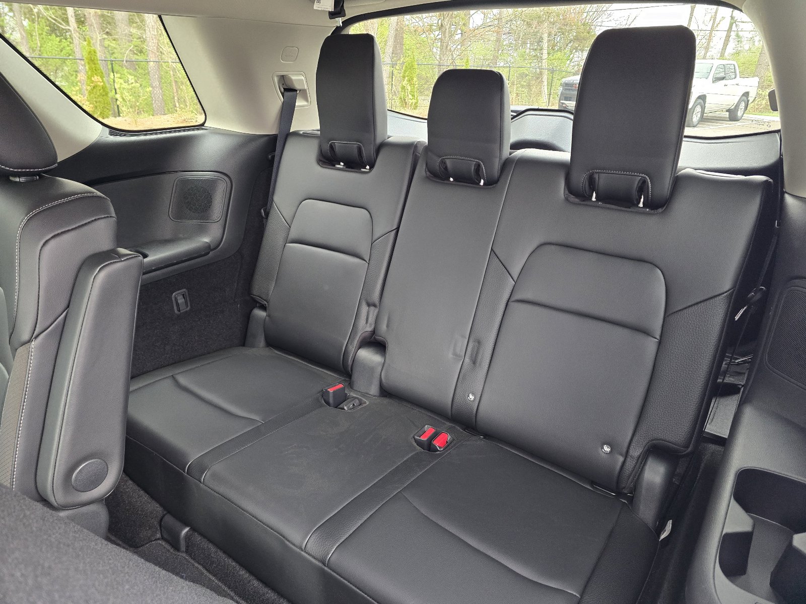 Used 2025 Nissan Pathfinder SL w/ SL Premium Package image 10