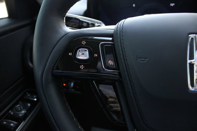 New 2026 Lincoln Aviator AWD image 12