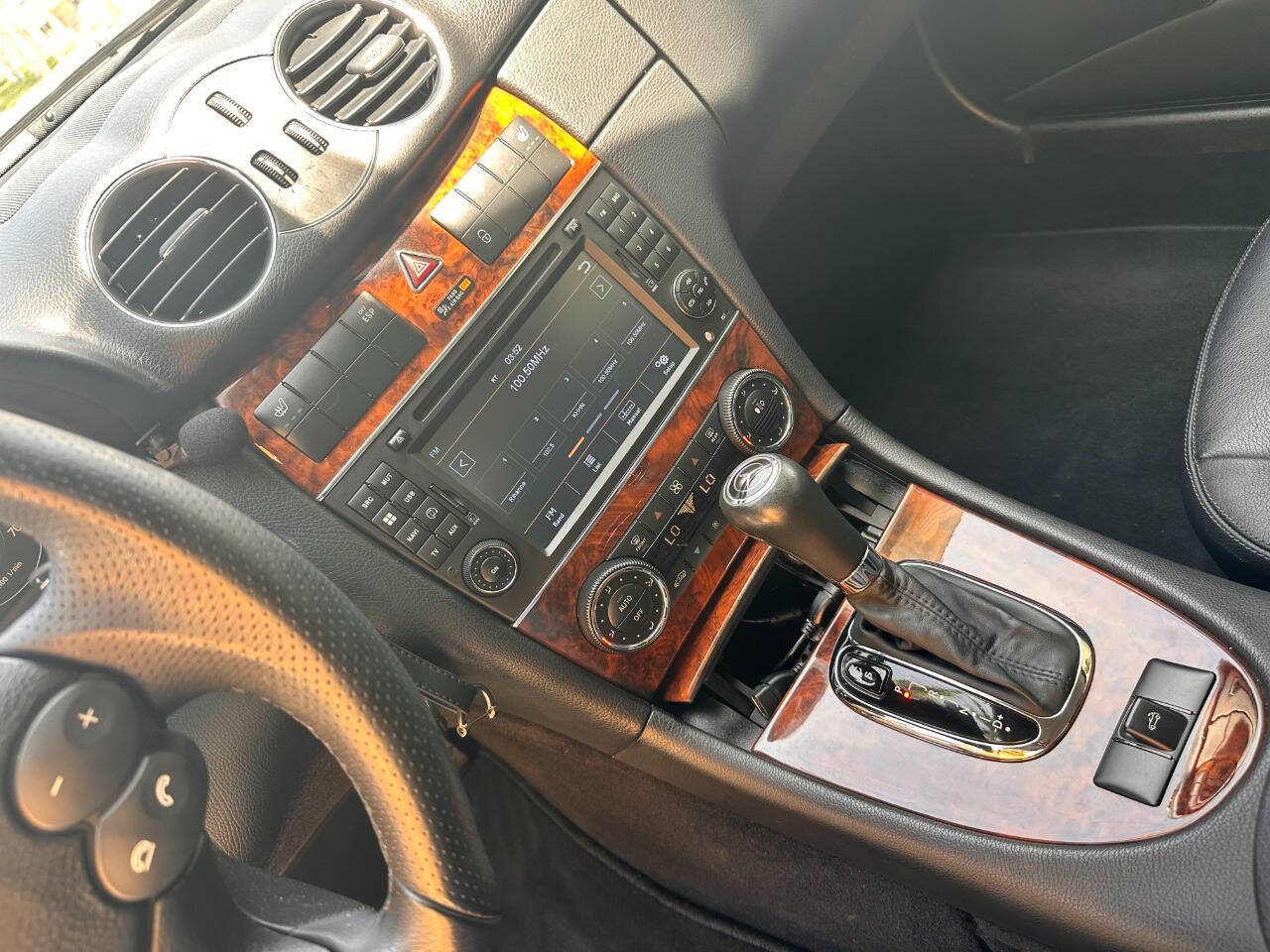 Used 2009 Mercedes-Benz CLK 550 Cabriolet image 18