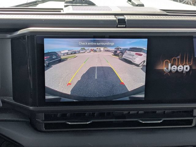 Used 2025 Jeep Wrangler Unlimited Sahara AWD/4WD image 29