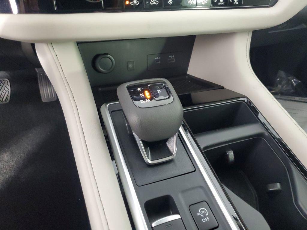 New 2025 Nissan Pathfinder SL image 18