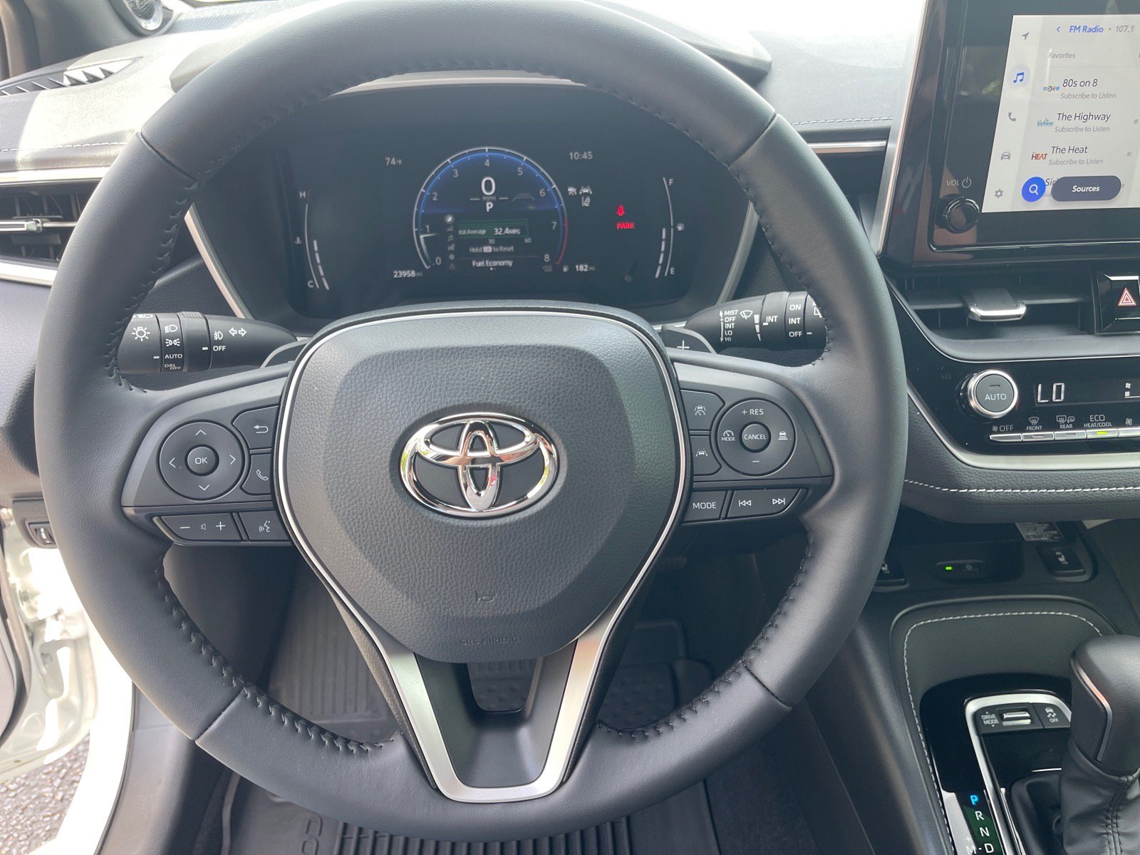 Used 2025 Toyota Corolla XSE FWD image 7