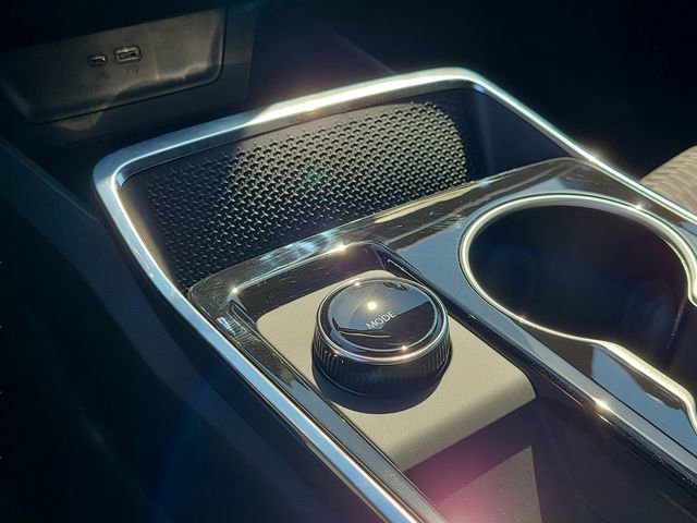 New 2026 Chevrolet Equinox LT w/ Safety and Technology Package FWD image 28