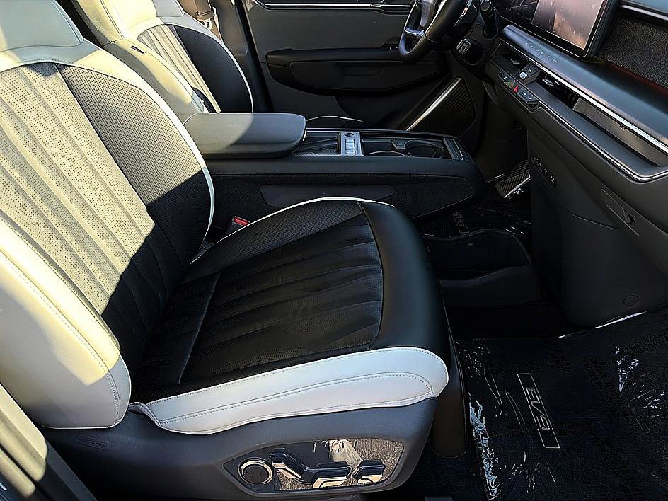 Used 2024 Kia EV9 GT-Line AWD/4WD image 24