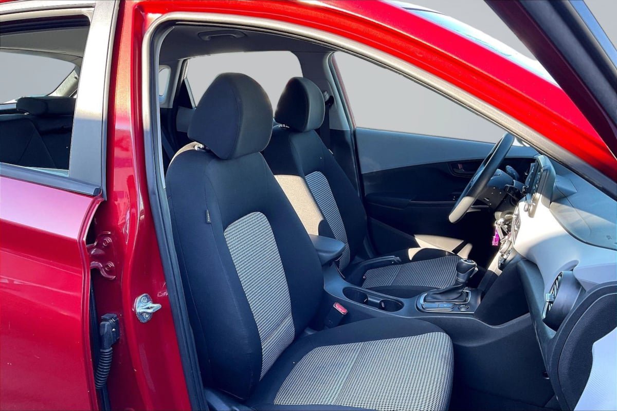 Used 2021 Hyundai Kona SE AWD/4WD image 7