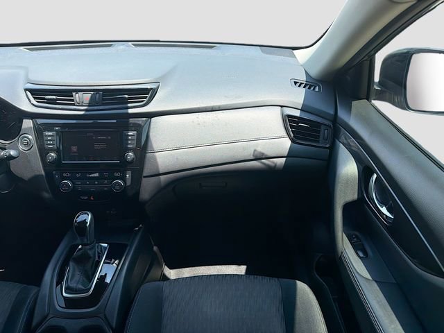 Used 2019 Nissan Rogue SV w/ Premium Package FWD image 18