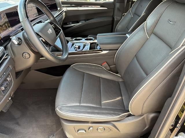 Certified 2025 Cadillac Escalade Premium Luxury AWD/4WD image 9