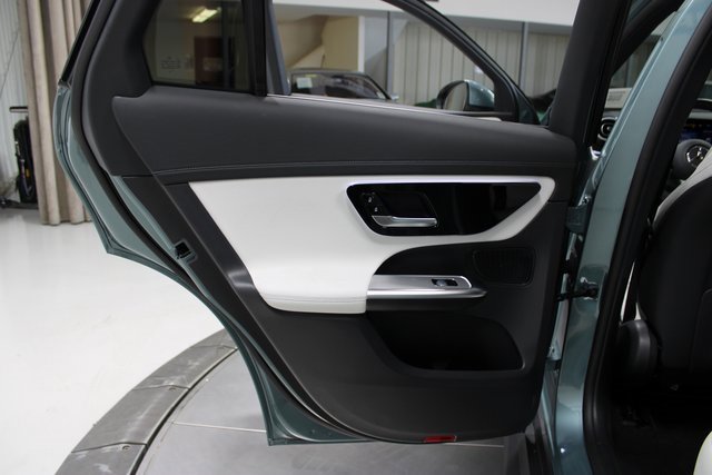 Used 2025 Mercedes-Benz GLC 350e 4MATIC w/ AMG Line image 38
