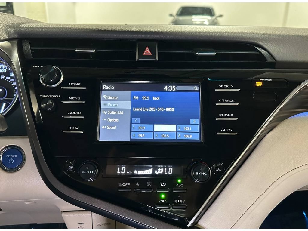 Used 2018 Toyota Camry XLE FWD image 28