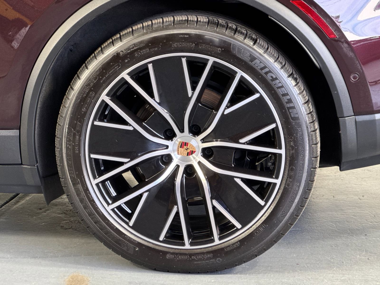 Certified 2025 Porsche Macan Electric RWD image 34