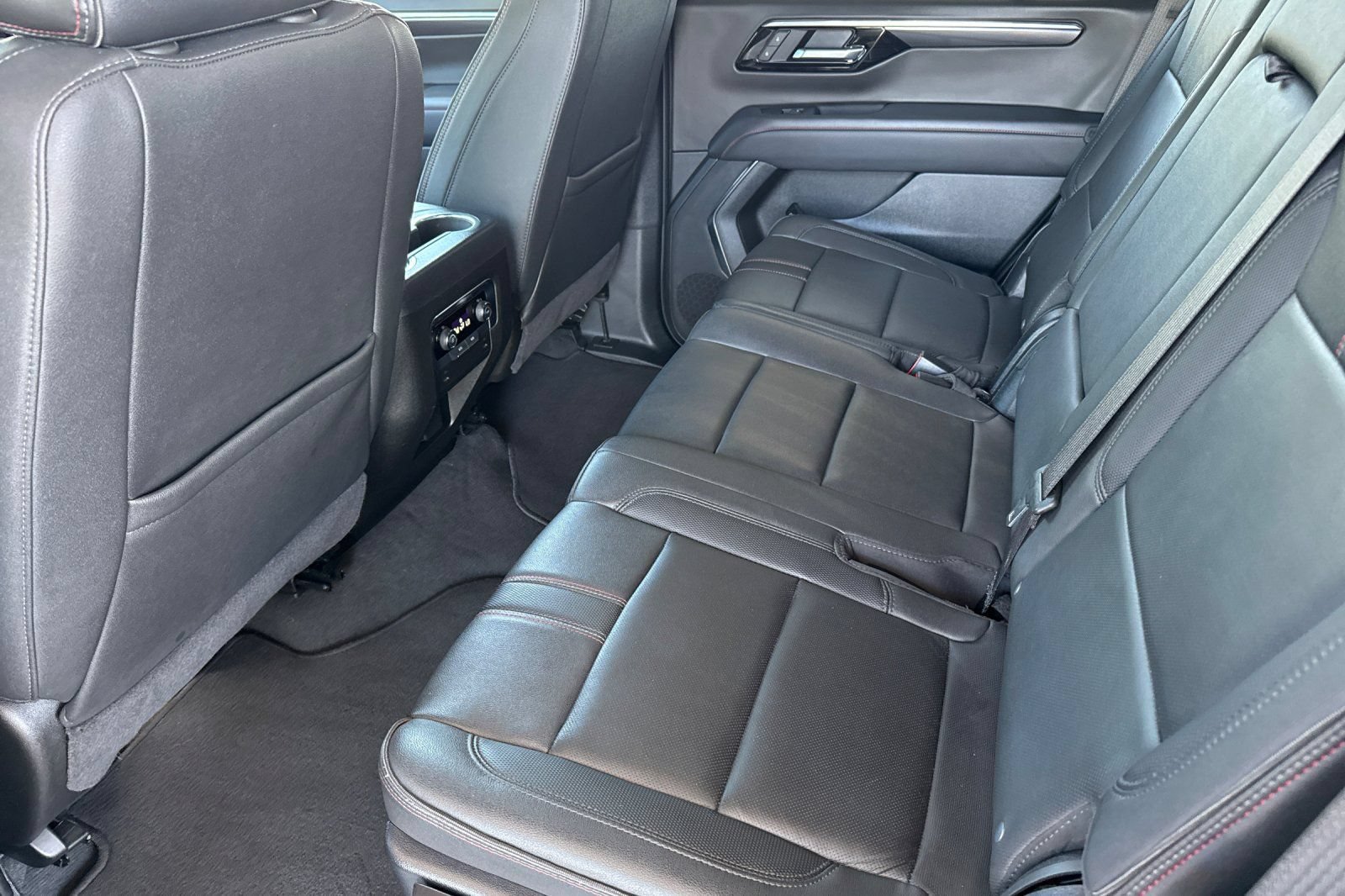 Used 2025 Chevrolet Tahoe RST AWD/4WD image 6