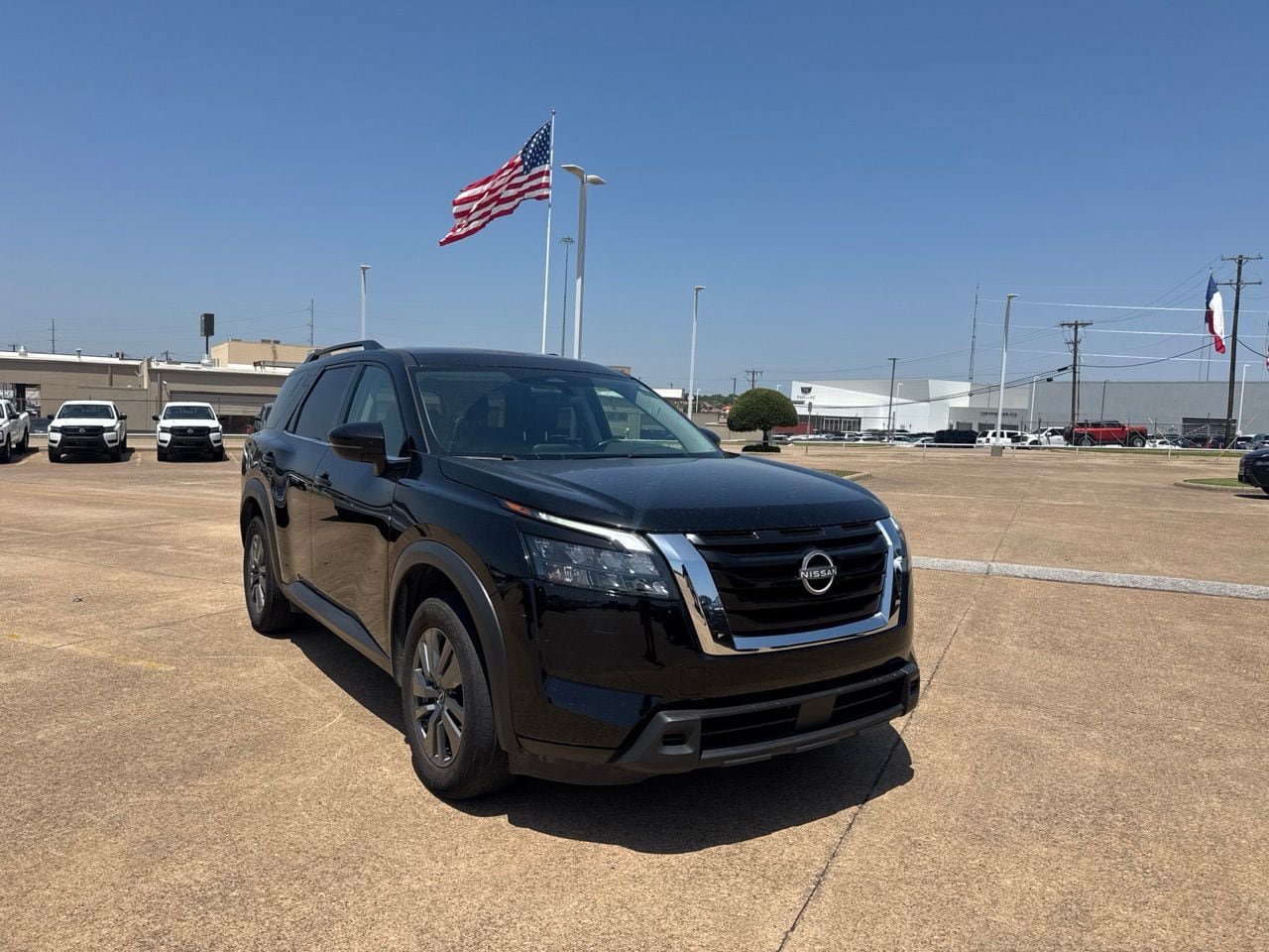 Certified 2025 Nissan Pathfinder SV FWD image 1