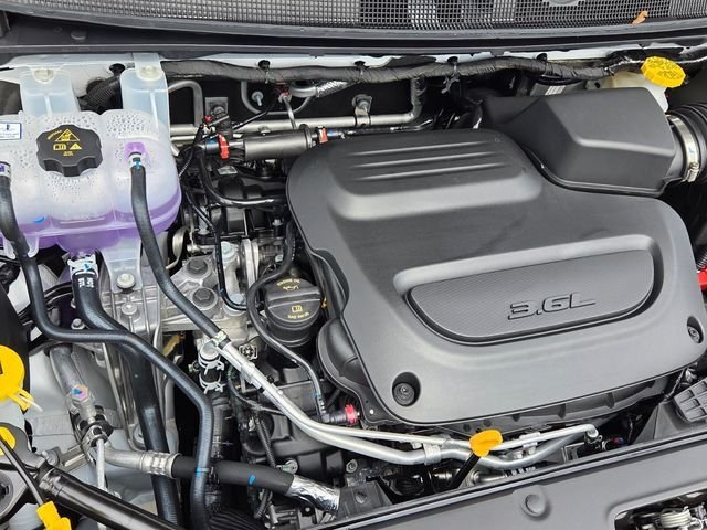 Certified 2027 Chrysler Pacifica Select FWD image 22