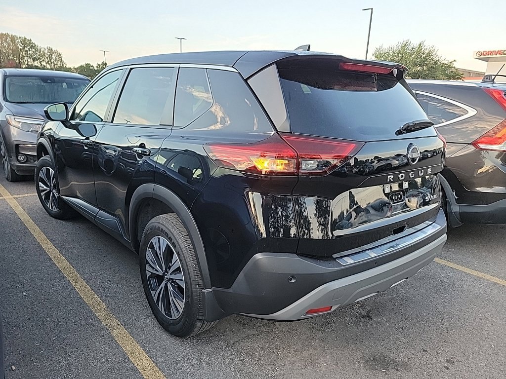 Used 2023 Nissan Rogue SV AWD/4WD image 4