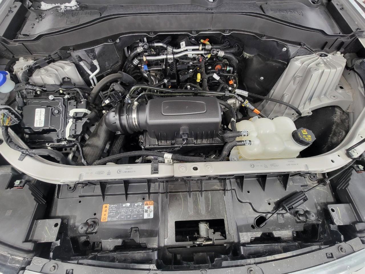 Used 2023 Ford Explorer XLT w/ Equipment Group 202A image 9