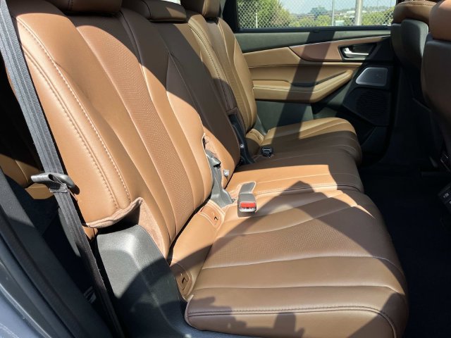 Used 2025 Acura MDX w/ Technology Package FWD image 27
