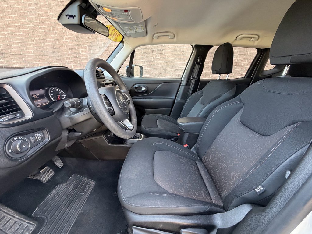 Used 2023 Jeep Renegade Latitude image 16