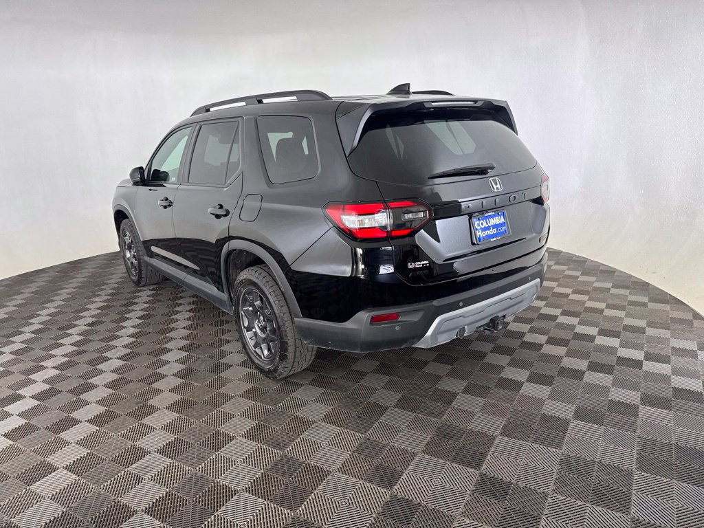 Used 2024 Honda Pilot TrailSport image 7