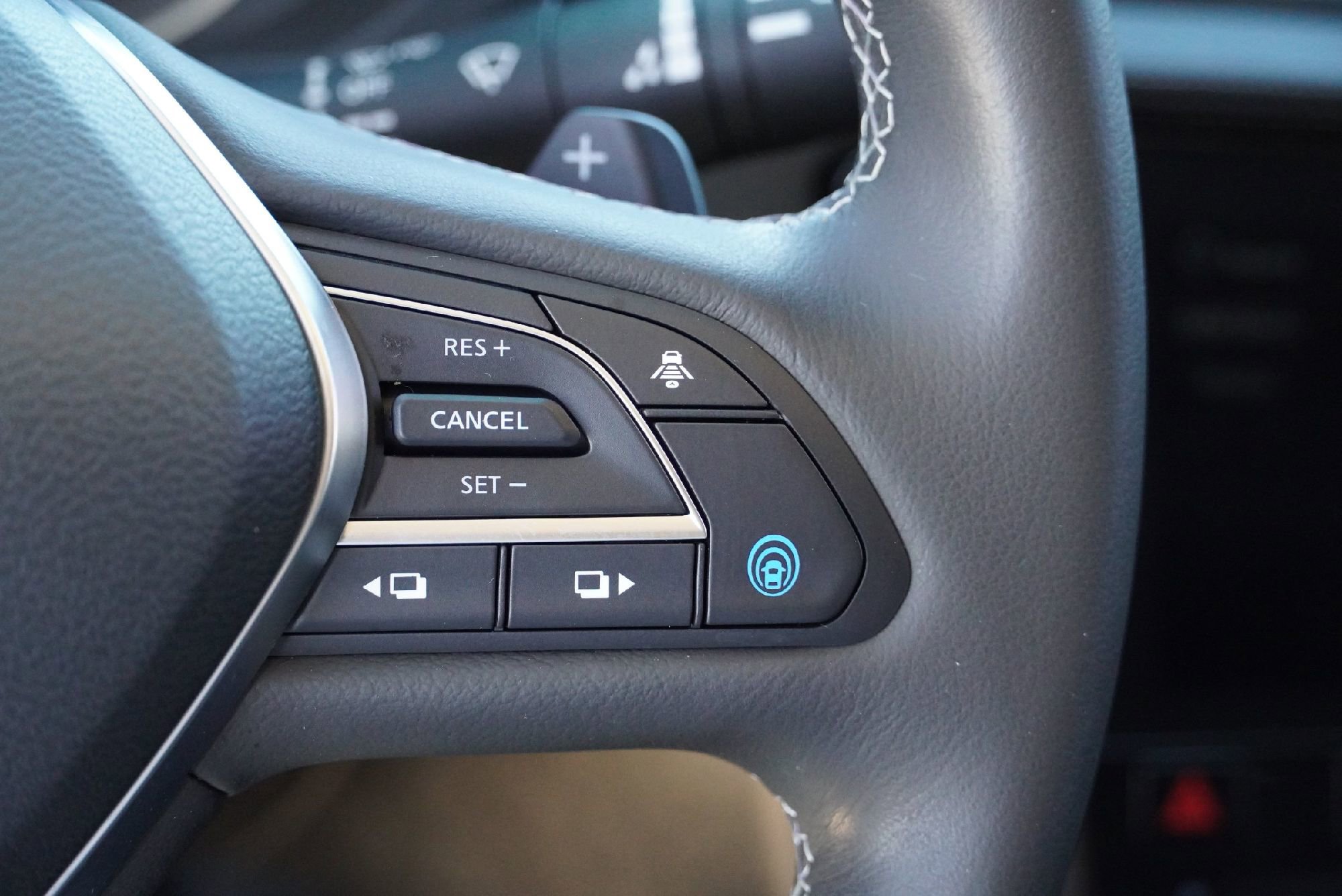 Certified 2024 INFINITI QX50 Luxe w/ Accent Package image 18