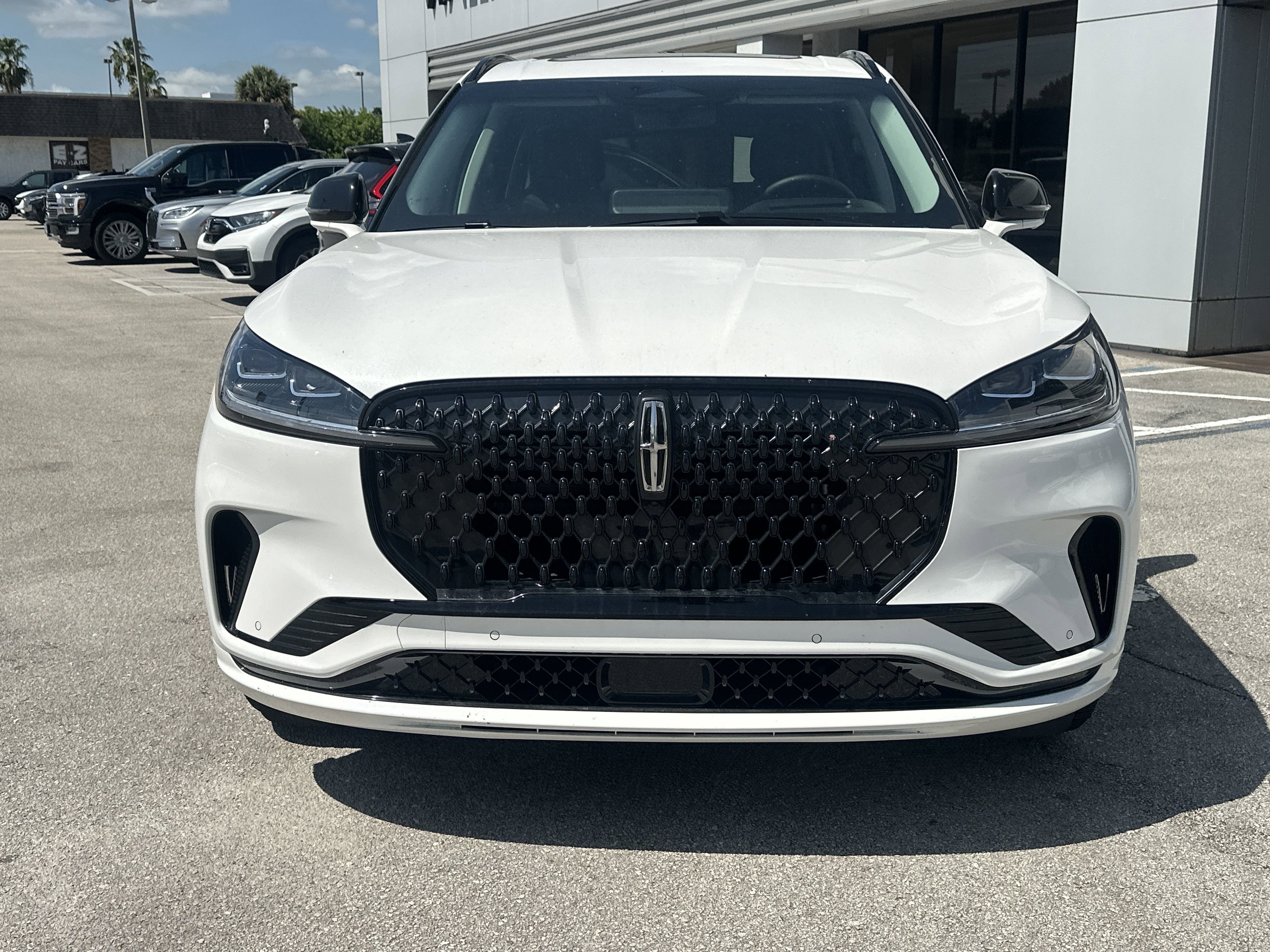 New 2025 Lincoln Aviator Reserve w/ Luxury Package image 3