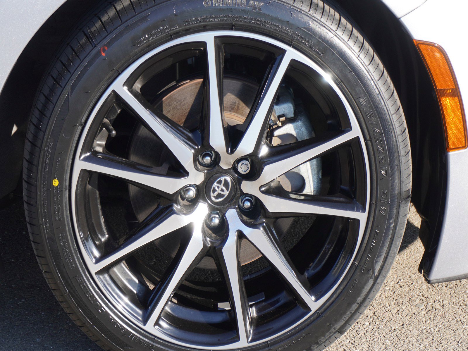Used 2023 Toyota GR86 RWD image 5
