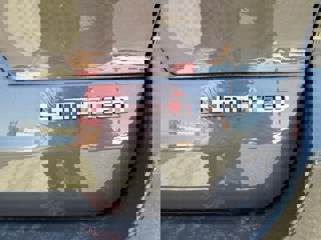 New 2025 Jeep Grand Cherokee L Limited w/ Luxury Tech Group II image 10