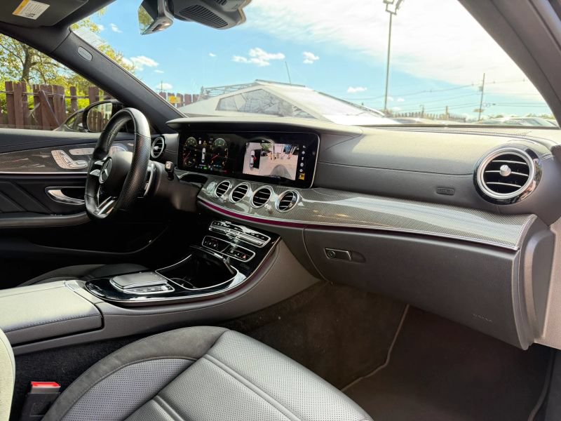 Used 2021 Mercedes-Benz E 53 AMG 4MATIC Sedan image 31