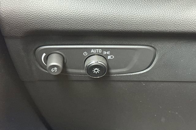 Used 2023 Buick Envision Essence AWD/4WD image 42