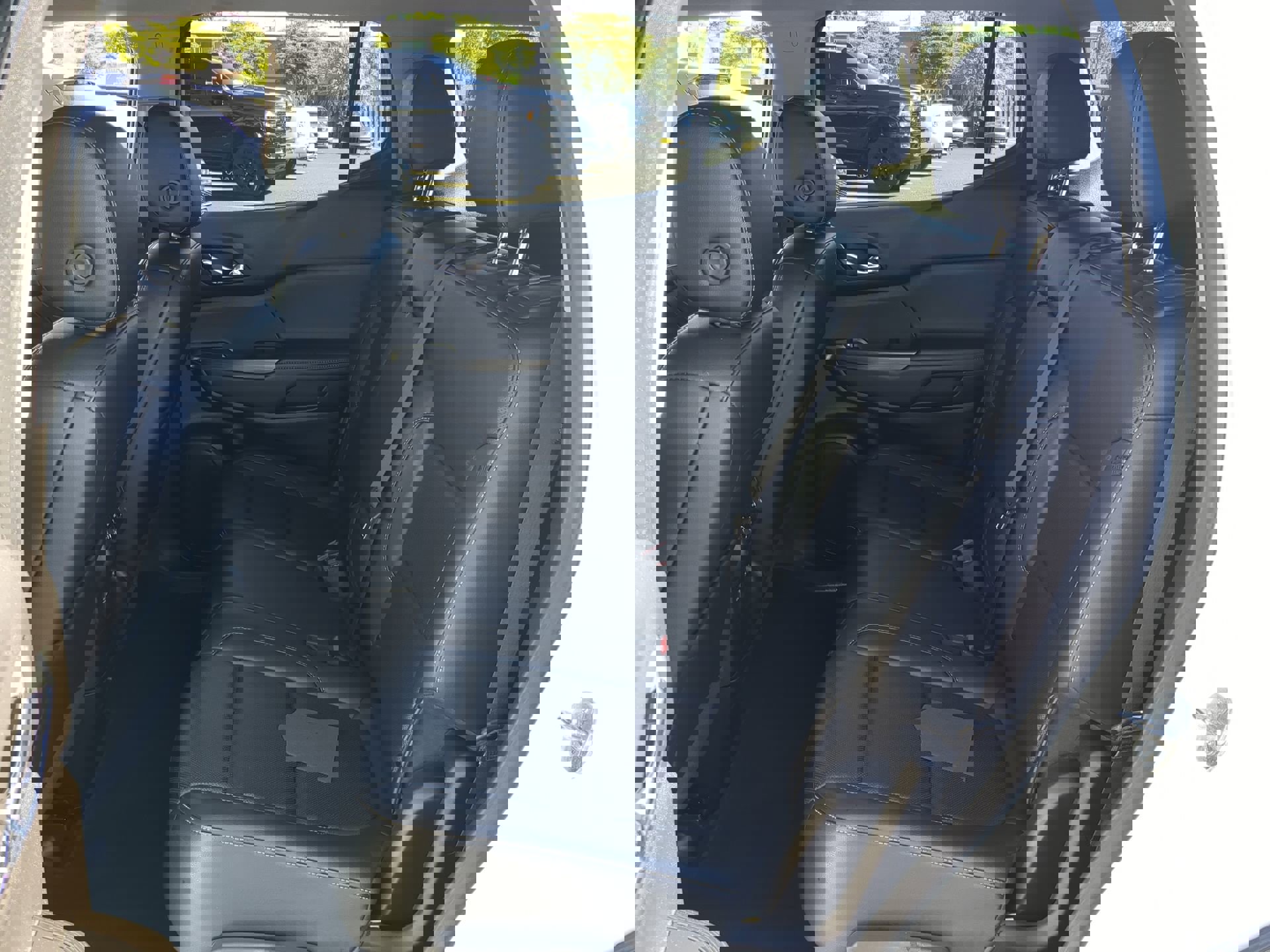 Used 2023 GMC Acadia SLT image 18